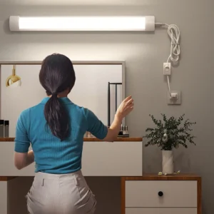 מנורות LED ביתיות להקנה קלה ללא צורך בקדיחה!