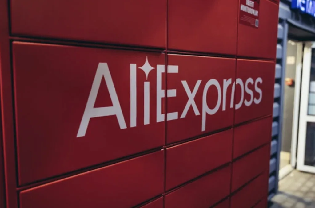 המדריך לרכישת בגדים מאלי אקספרס 8 אלי אקספרס מיתוג קיר